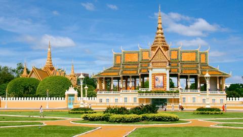 Royal Palace (Preah Barum Reachea Veang Chaktomuk Serei Mongkol)